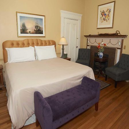 Bellevue House Bed & Breakfast Newport Exterior photo