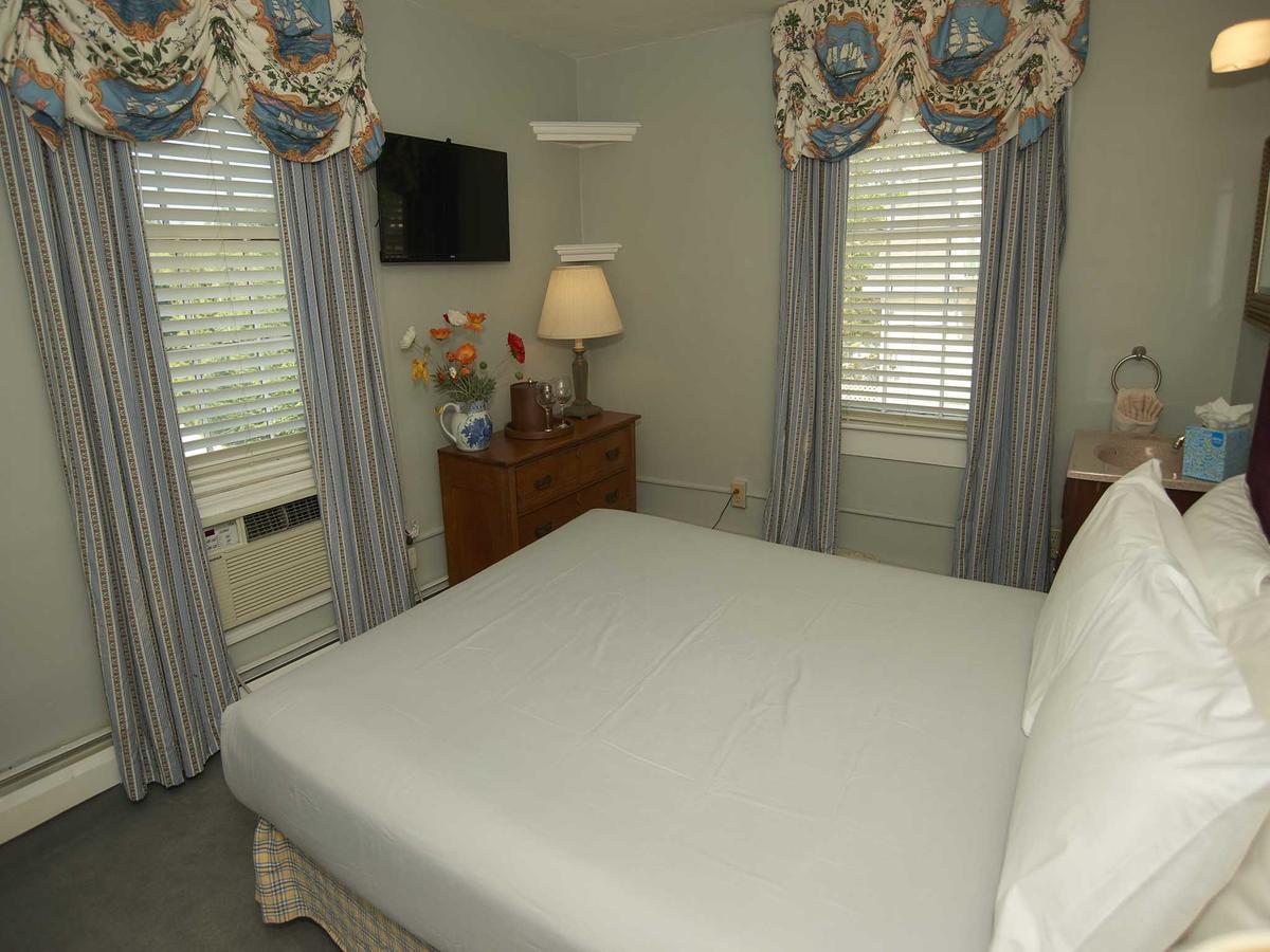 Bellevue House Bed & Breakfast Newport Exterior photo